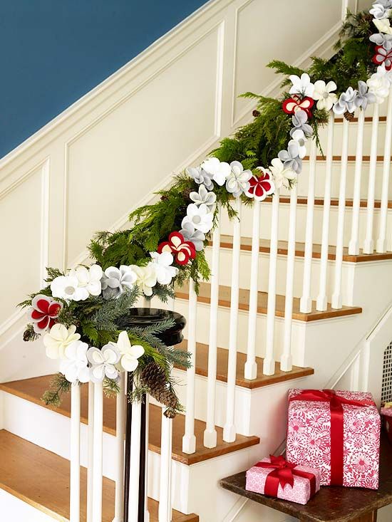 decorating-christmas-garland-ideas-staircase-design