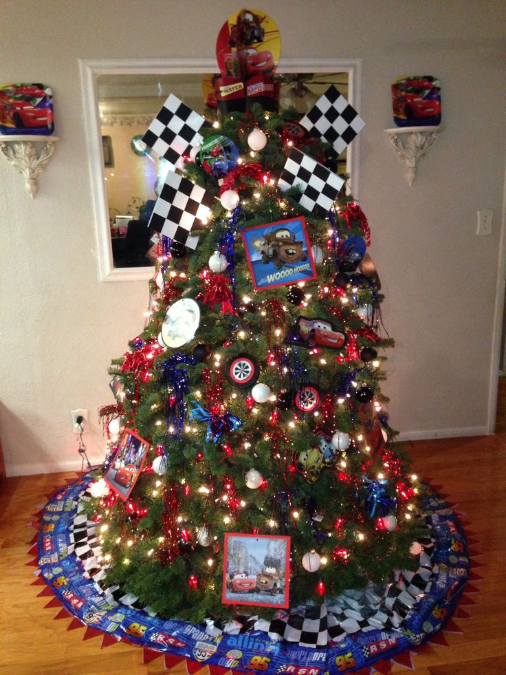 disney-cars-christmas-tree-theme