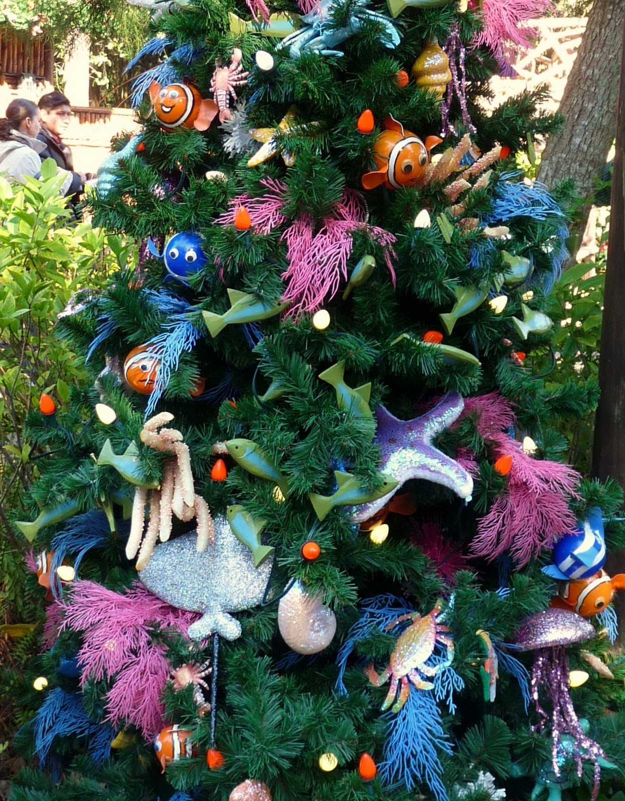 disney-themed-christmas-tree-design