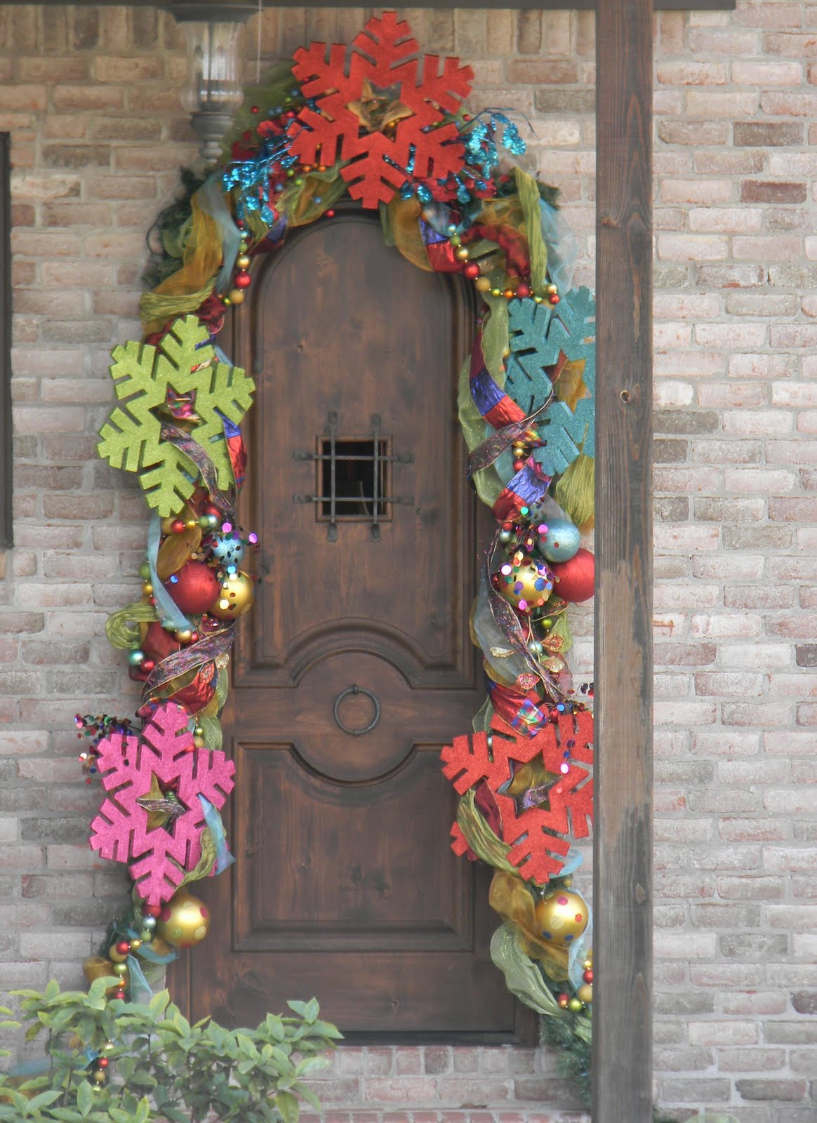 door-christmas-decorations-snow-flakes
