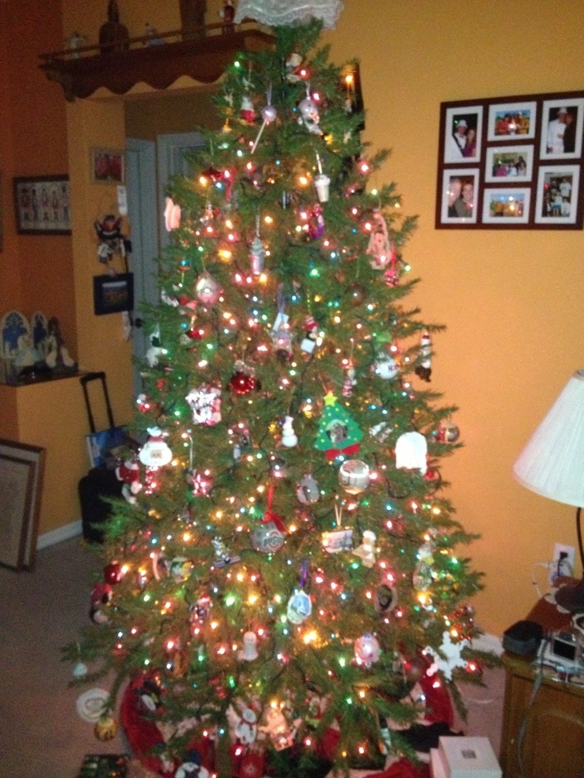 elegant-christmas-tree-decorating-idea