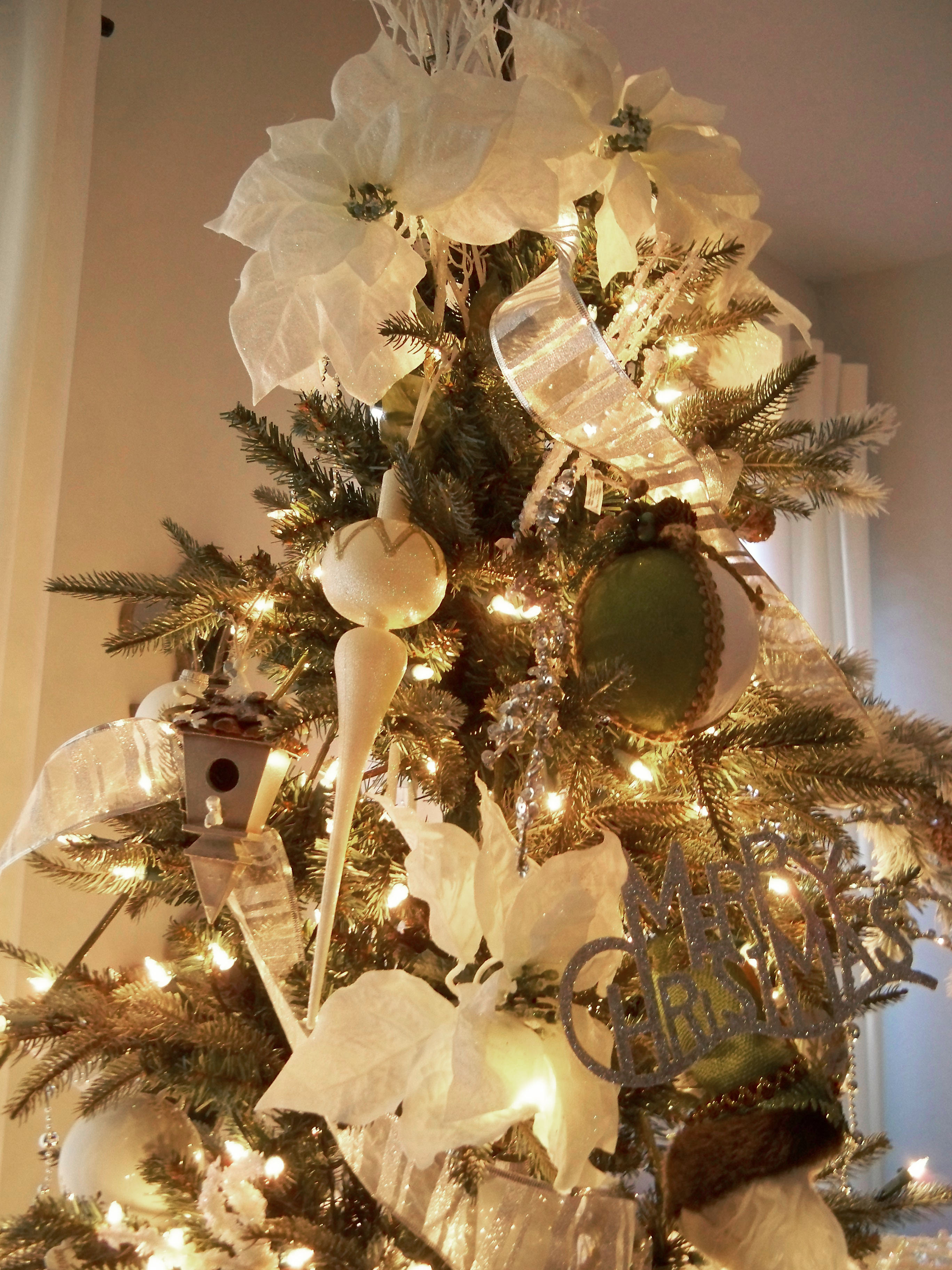 elegant-christmas-tree-decorations-idea