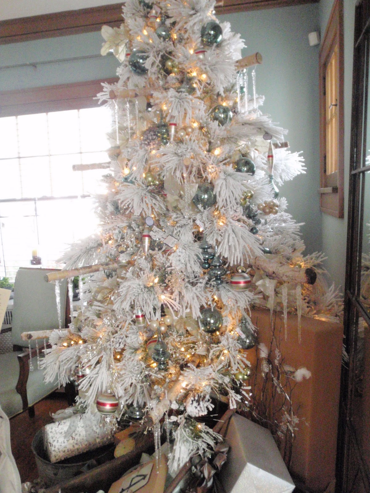 elegant-decorated-christmas-trees