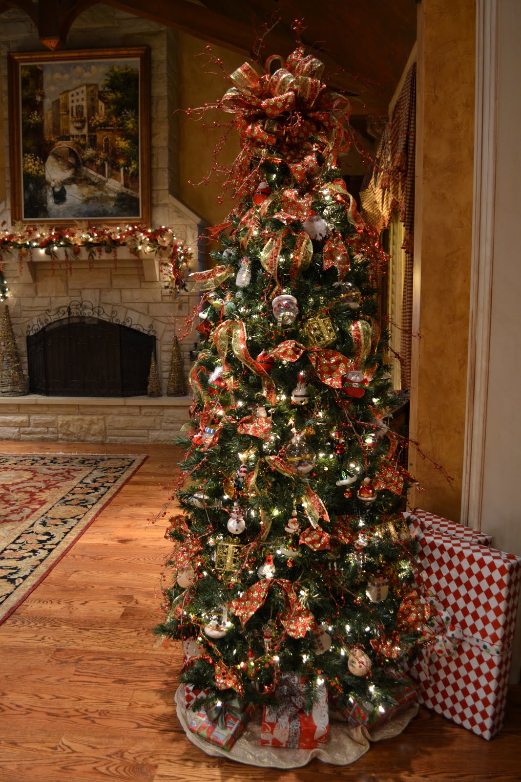 elegant-ribbon-christmas-tree