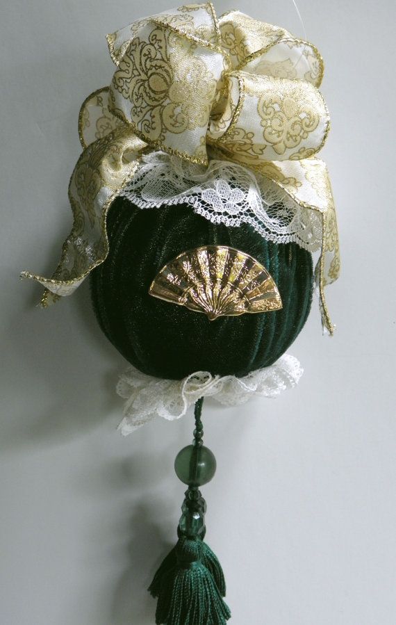 elegant-victorian-christmas-ornament