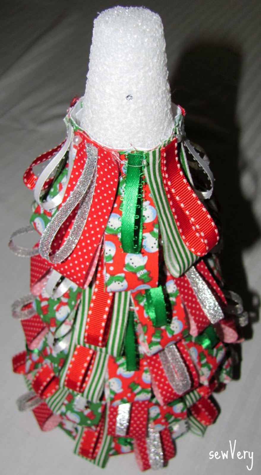 fabric-strip-christmas-tree
