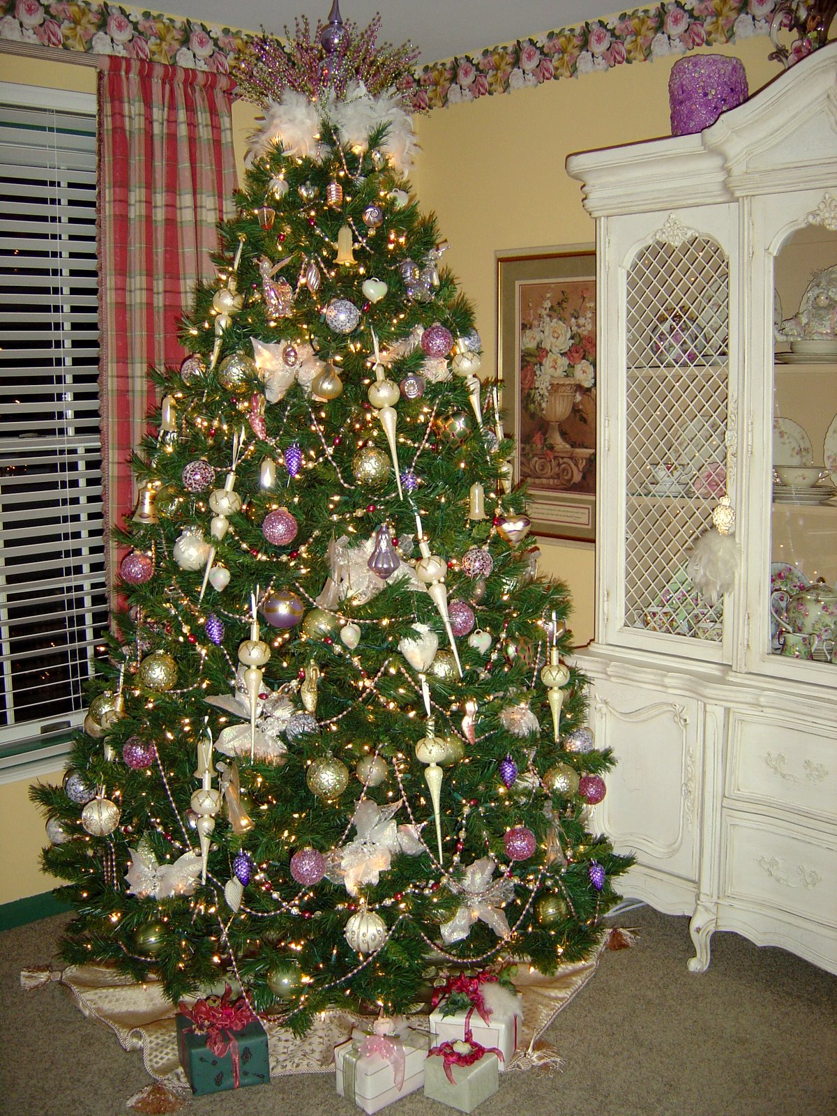 fancy-decorated-christmas-tree