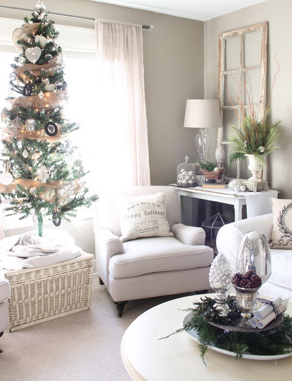 farmhouse-living-room-christmas-decorating-ideas