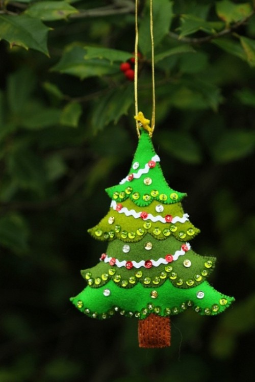 felt-christmas-ornament-tree