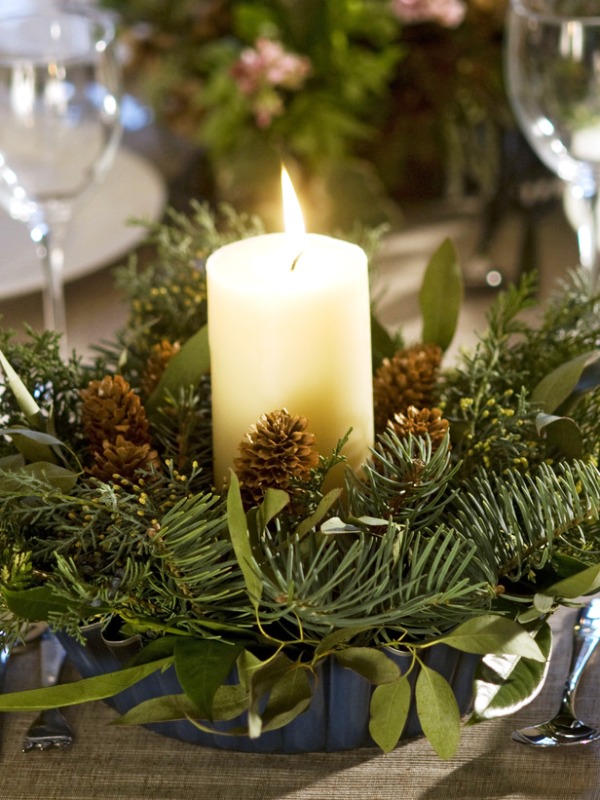 fresh-evergreen-christmas-table-centerpiece