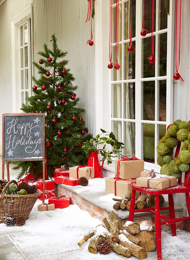 front-door-christmas-decorating