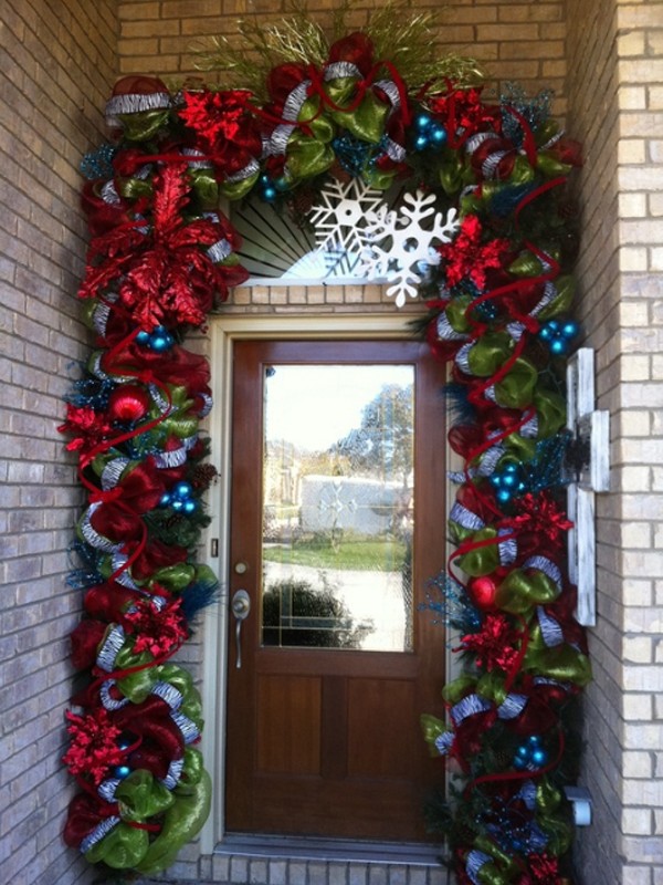 front-door-christmas-decoration