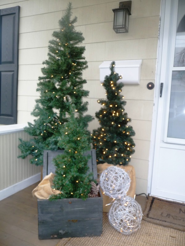 front-porch-christmas-decorations-fine-design