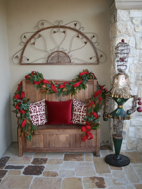 front-porch-wall-christmas-decorations