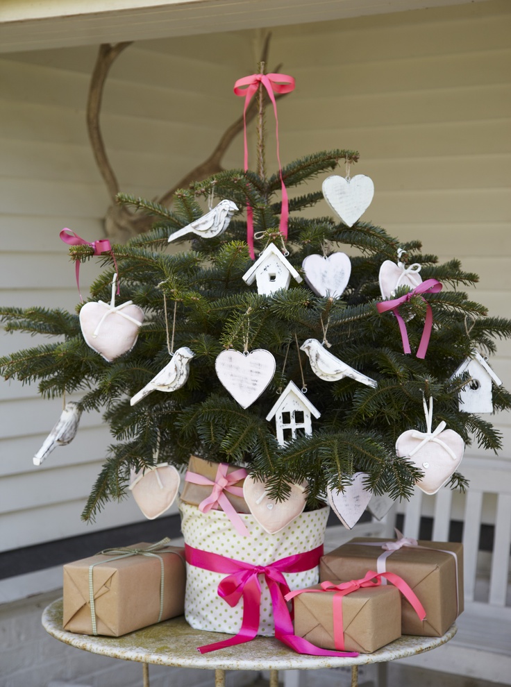 girly-christmas-tree-decorations-fine-ideas