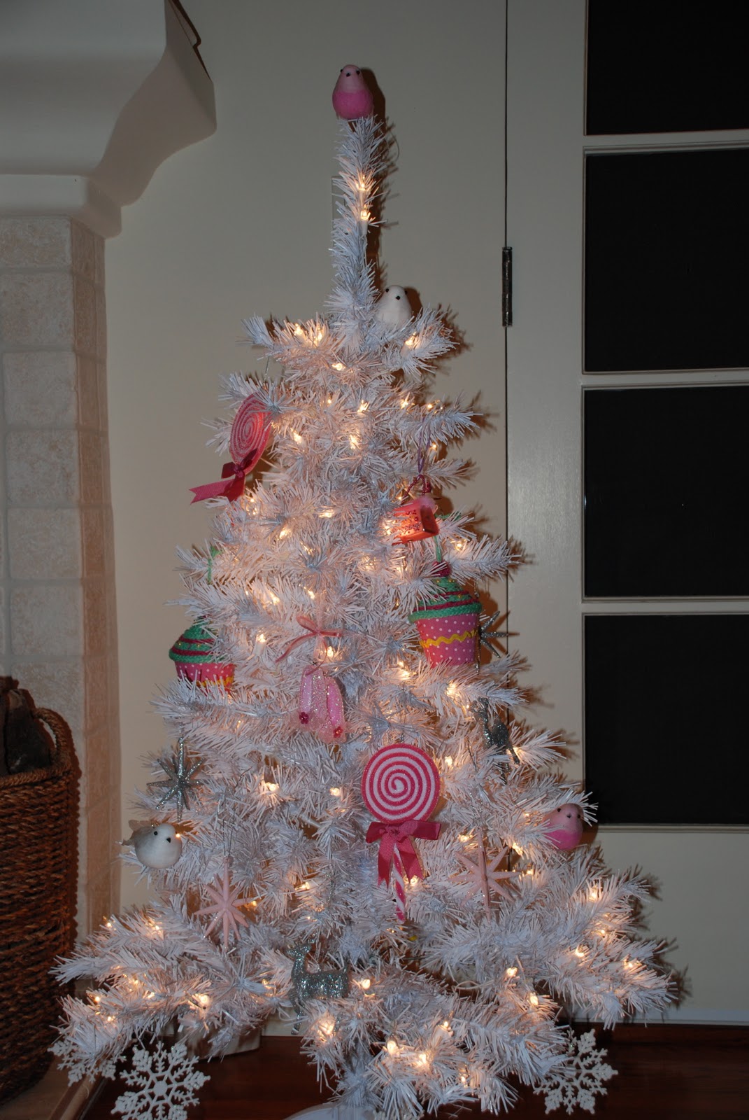 girly-christmas-tree-decorations