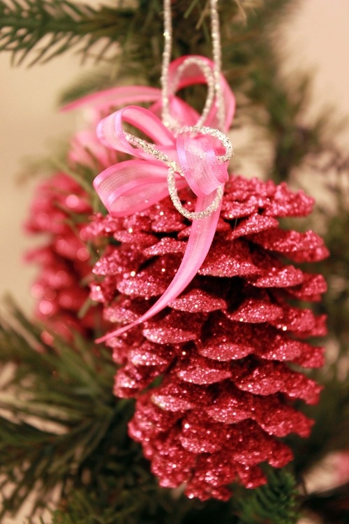 glitter-pine-cone-christmas-decoration
