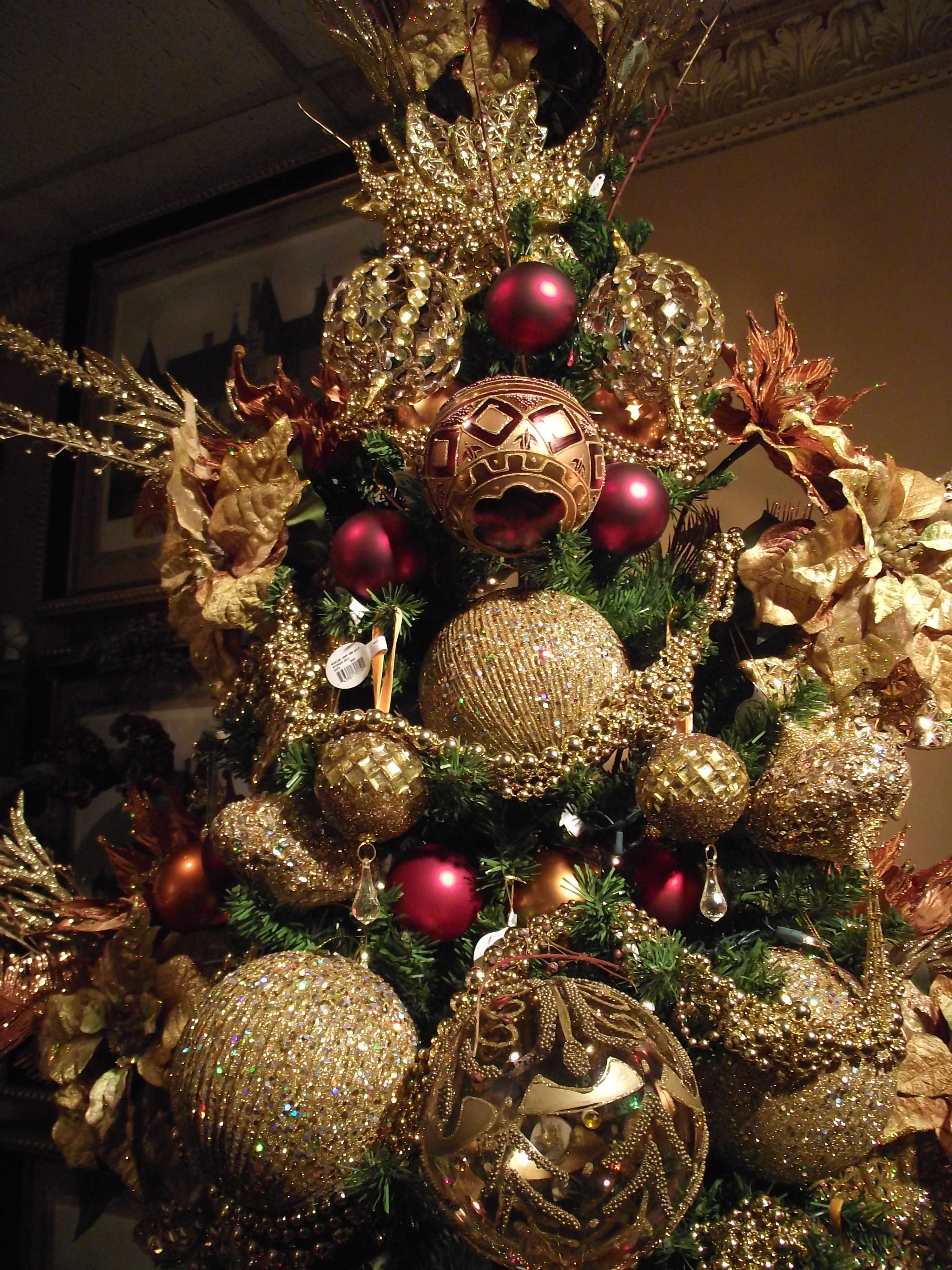 gold-christmas-tree-idea