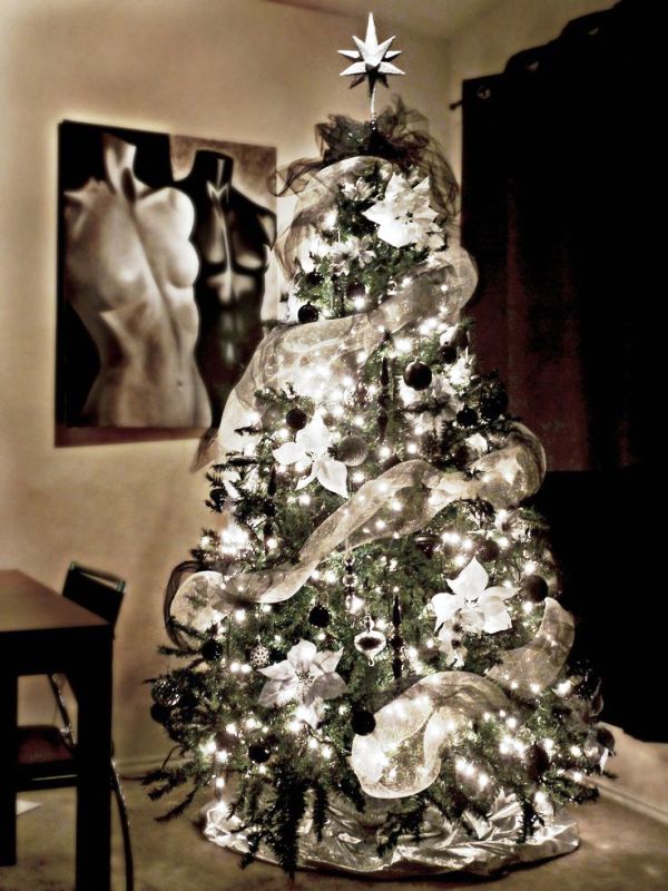 gray-white-and-silver-christmas-tree