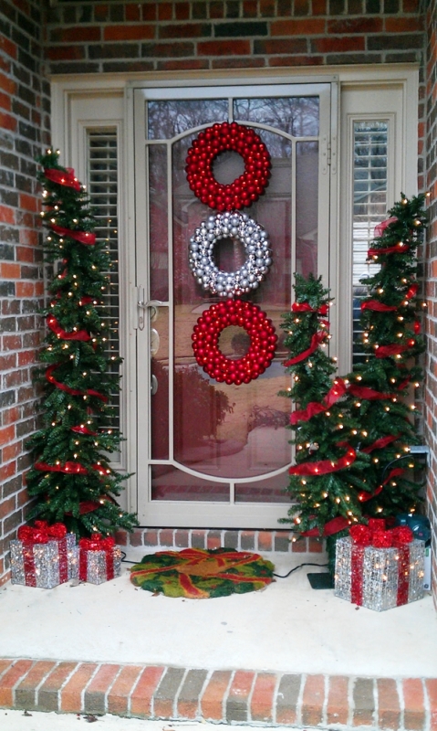 great-christmas-decoration-for-your-front-door