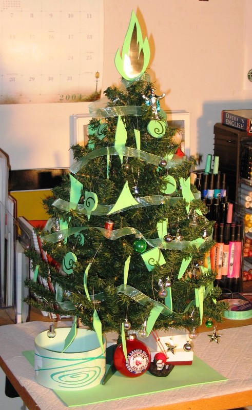 green-christmas-tree-decoration