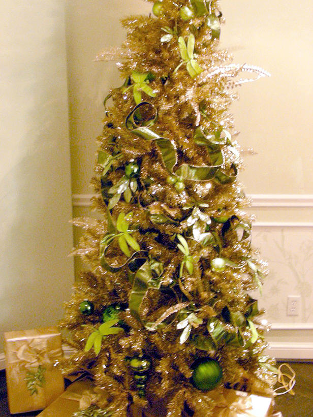 green-and-gold-christmas-tree