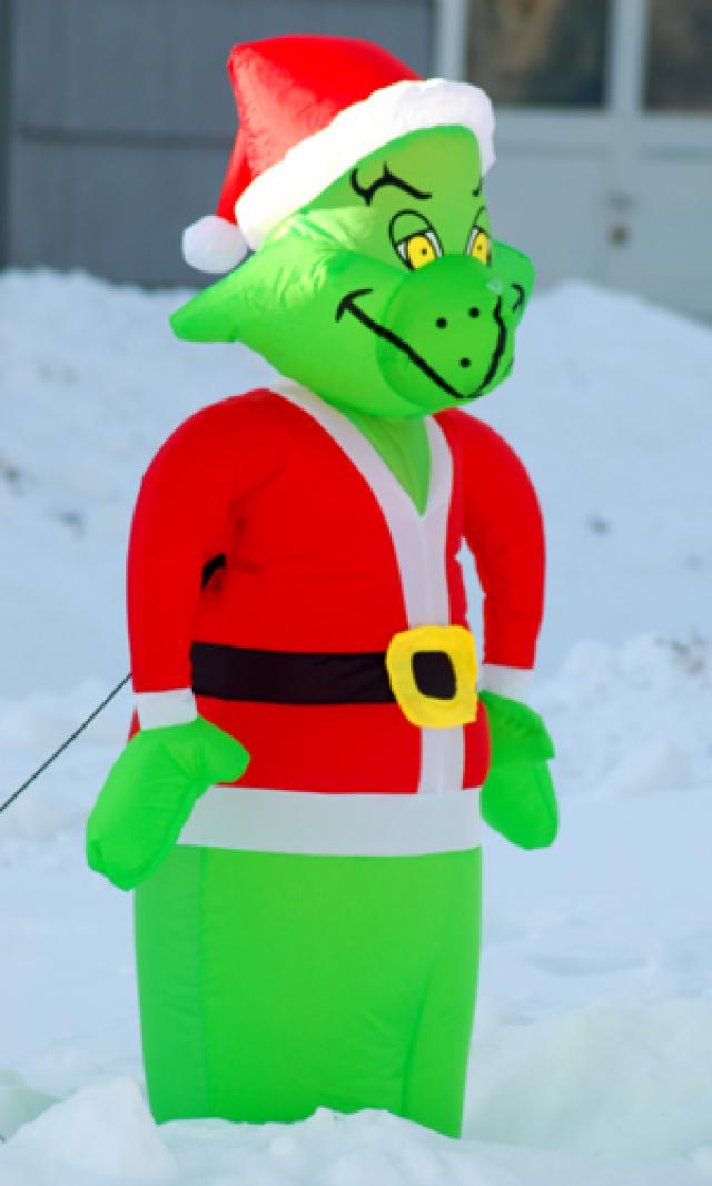 grinch-inflatable-christmas-decoratio