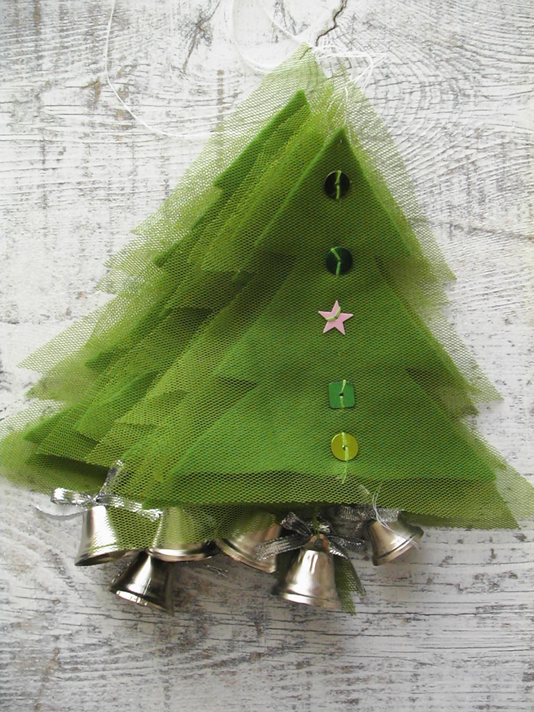 handmade-felt-christmas-ornaments