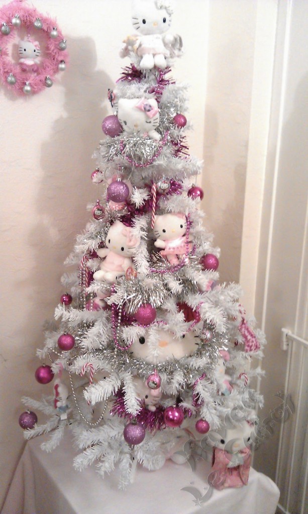 hello-kitty-christmas-tree