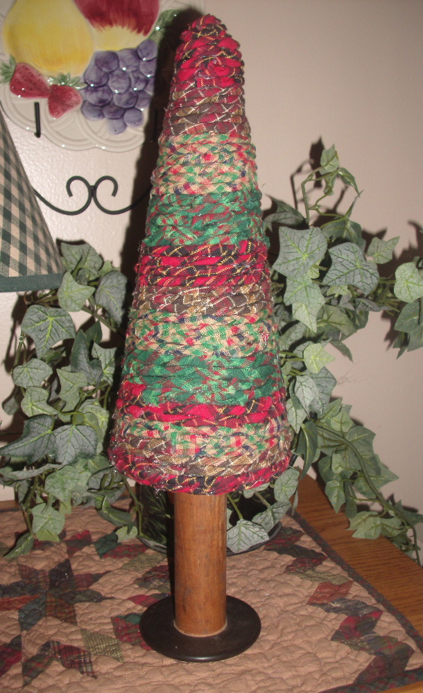homespun-fabric-christmas-tree