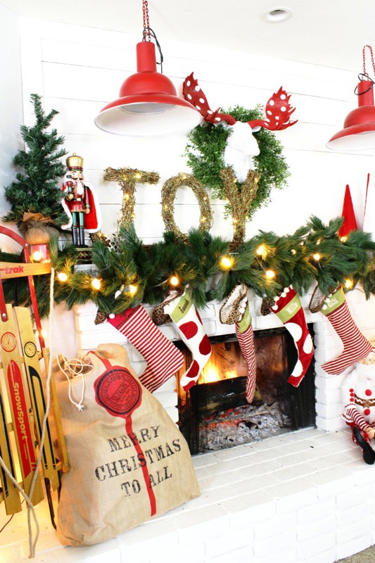 how-to-decorate-a-christmas-mantel