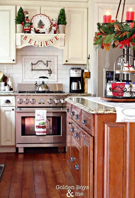 kitchen-hood-christmas-decorations