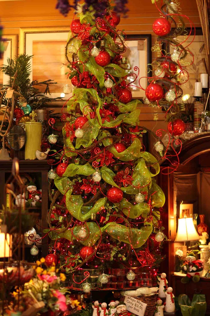 37 Christmas Decoration Ideas In All Shades Of Red - Decoration Love