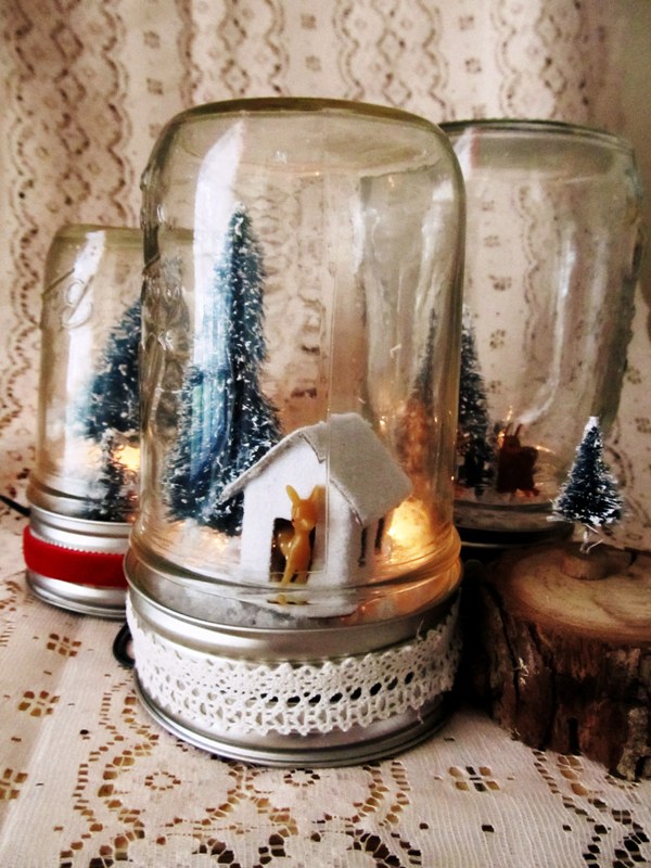 mason-jar-with-christmas-light-scene