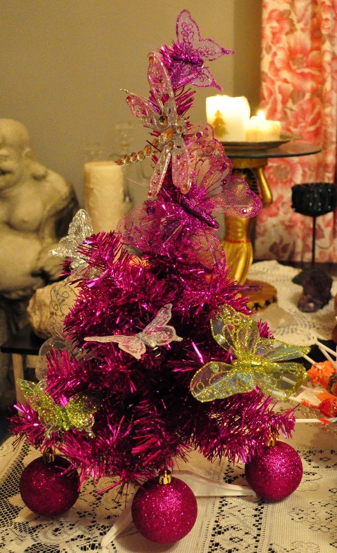 mini-pink-christmas-tree