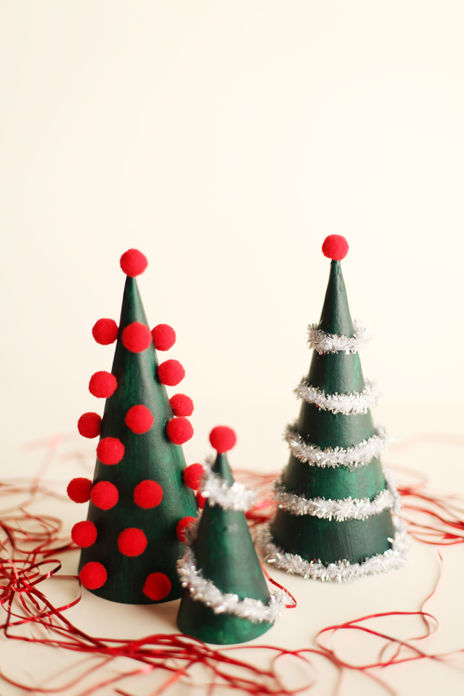 modern-christmas-tree-decorations