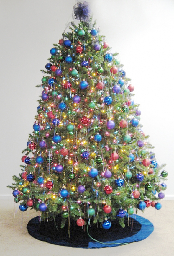 multi-colored-christmas-tree-decorating-idea
