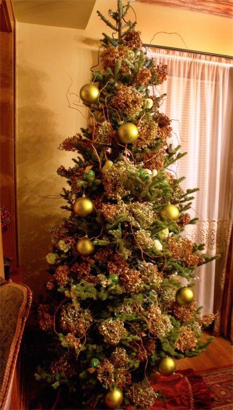 natural-christmas-tree-living-room-ideas