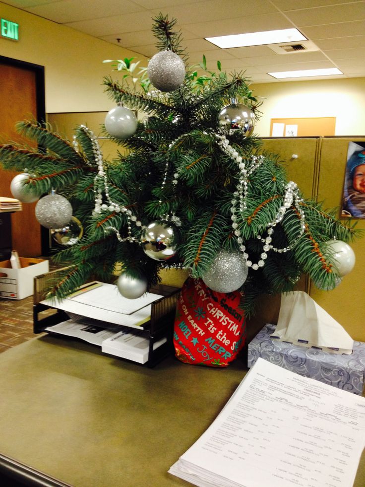 office-christmas-decorations