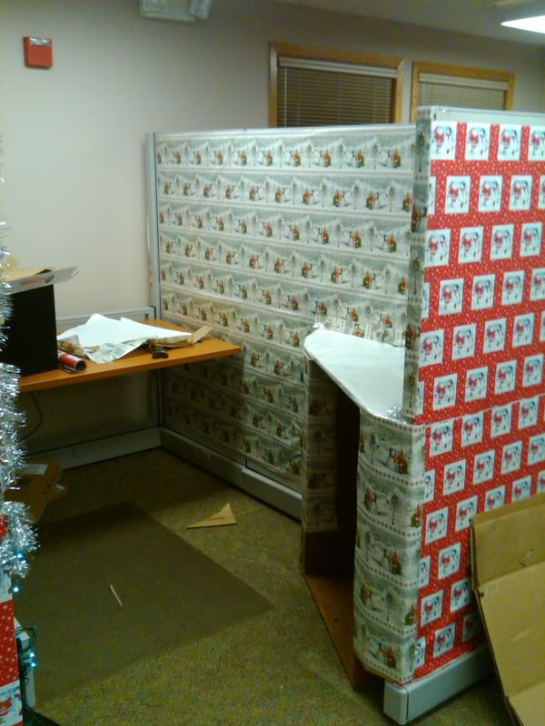 office-cube-christmas-decorating