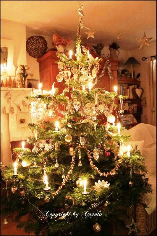 old-fashioned-christmas-tree