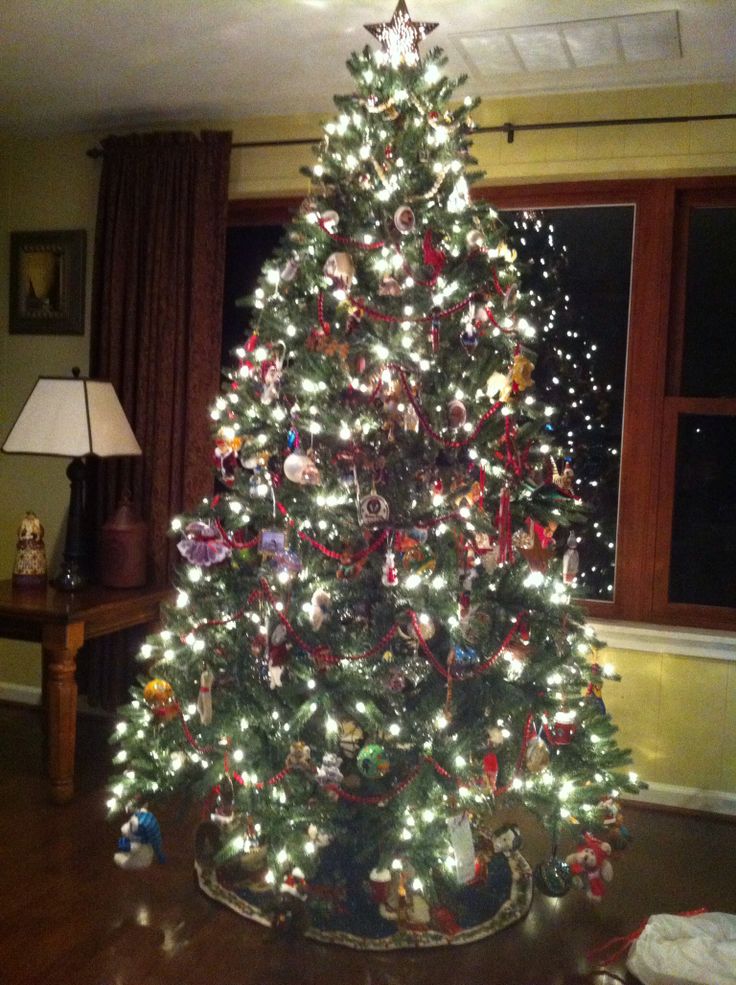 old-fashioned-christmas-tree-design-view