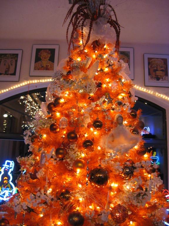 orange-christmas-tree-design