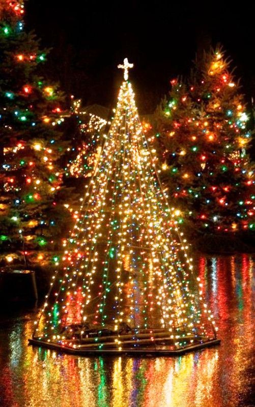 outdoor-artificial-christmas-tree