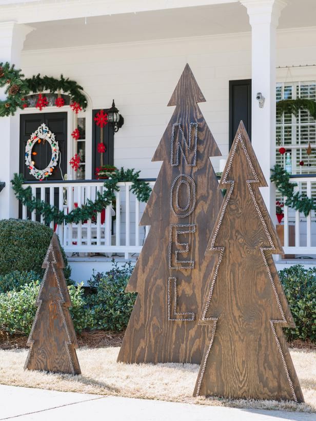 outdoor-wooden-christmas-tree-decorations