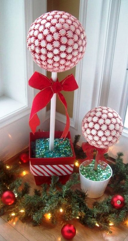 peppermint-candy-topiary-trees