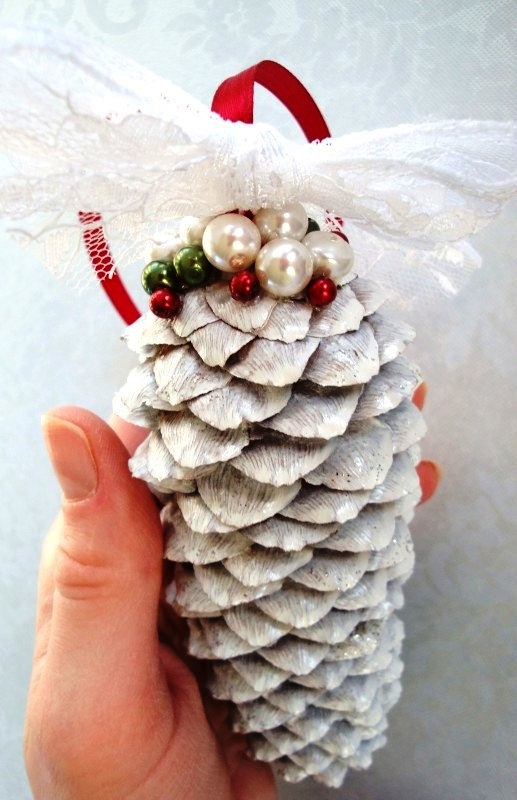 pine-cone-christmas-ornaments
