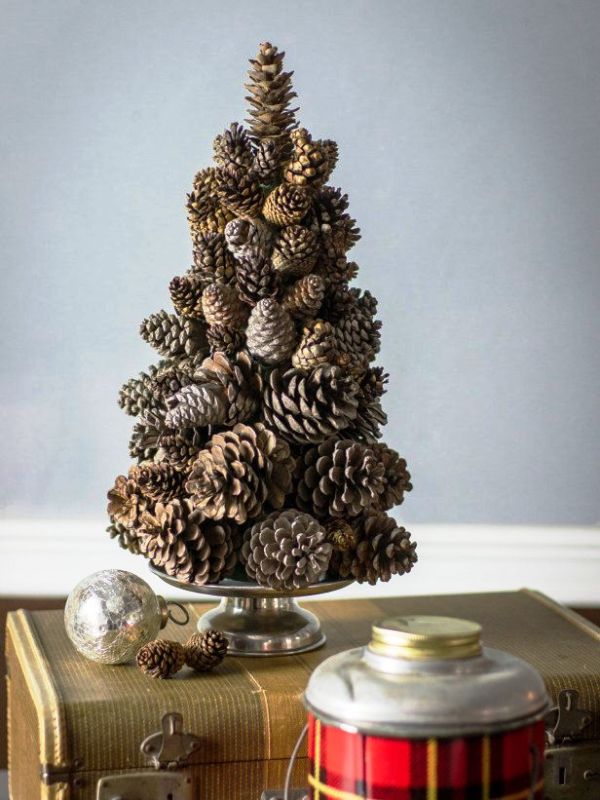 pine-cone-christmas-trees-design
