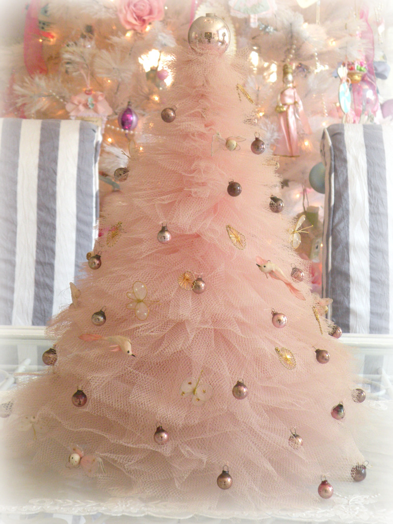 pink-tulle-christmas-tree