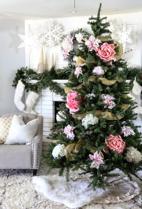 pink-and-gold-christmas-tree